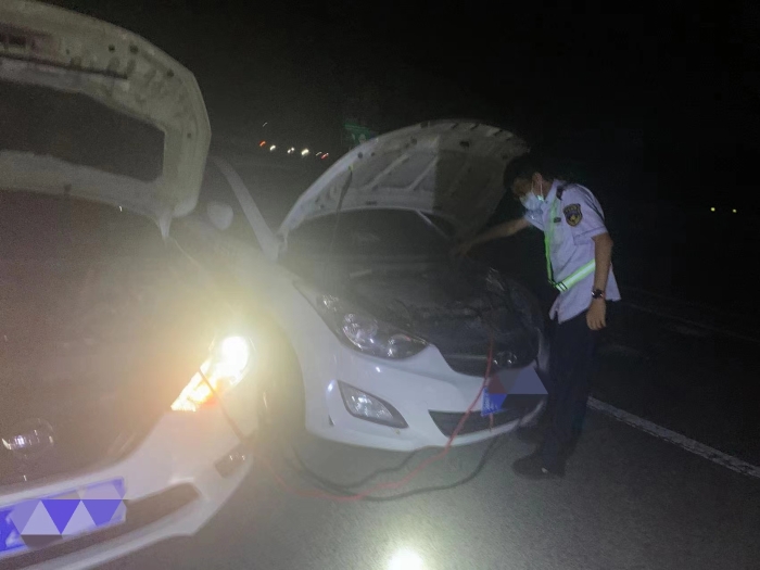 ec190eab8f074e574a8fb5d7a5d0efa