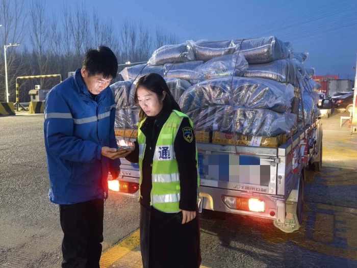 暖心相助指方向 点滴服务显担当