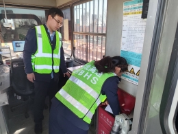 筑牢安全防线 护航两会畅通——廊坊分公司高官庄收费站开展全国两会期间安全专项检查